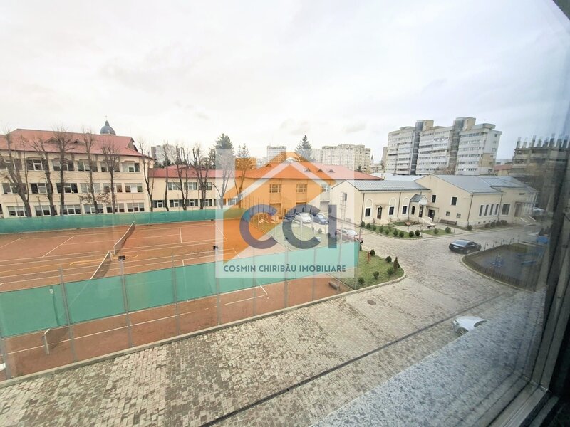Bacau, Ultracentral, de inchiriat cladire premium 750 mp.