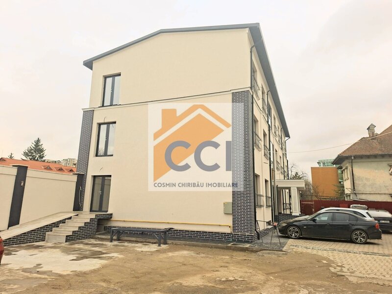Bacau, Ultracentral, de inchiriat cladire premium 750 mp.